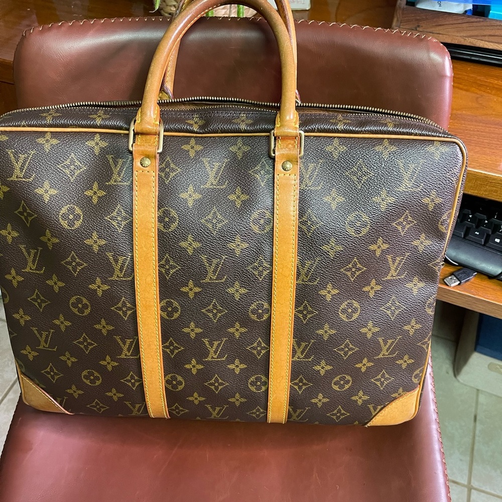Authentic Louis Vuitton Monogram Document Porte - image 3